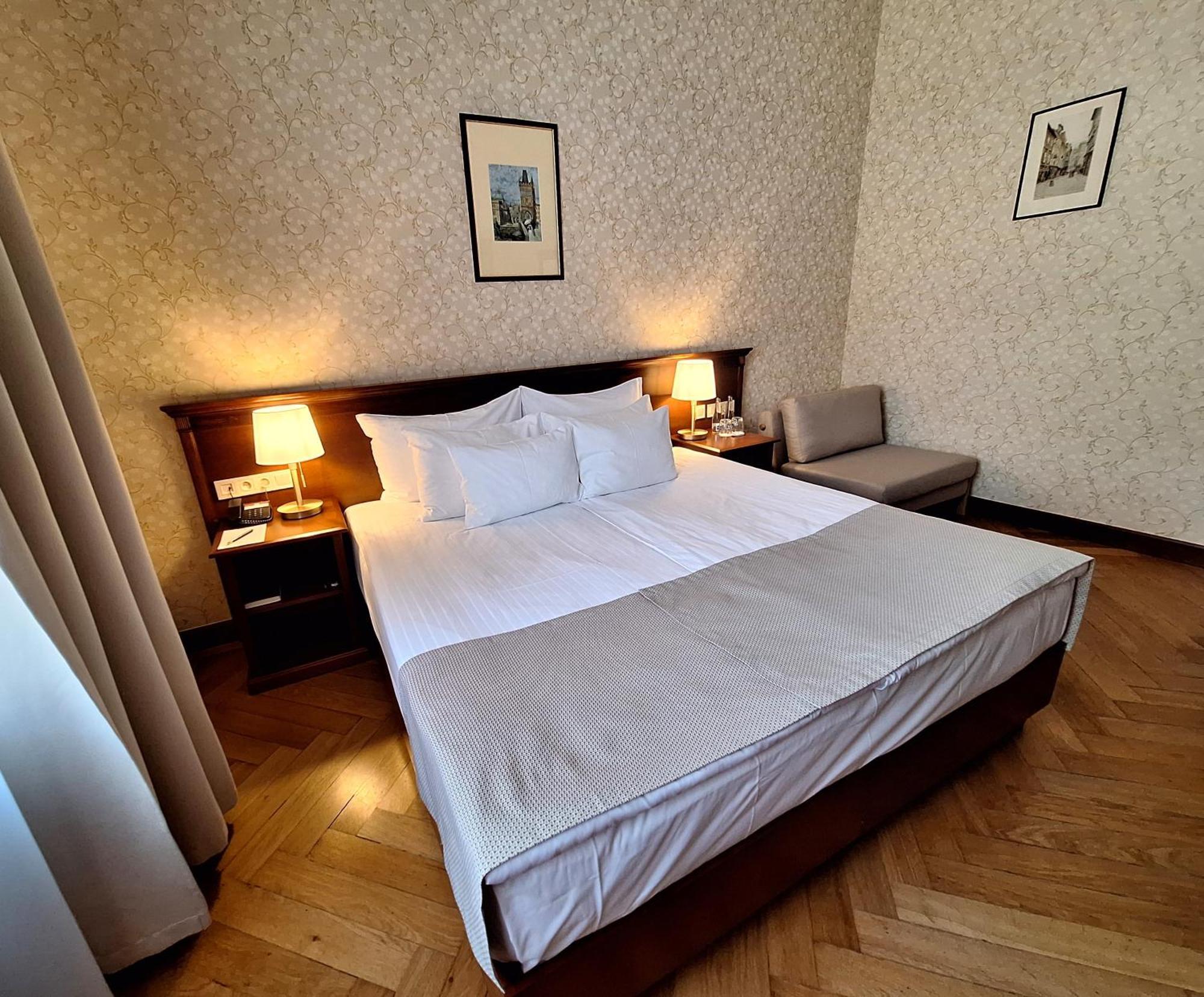 Hotel Rott Praha Bagian luar foto