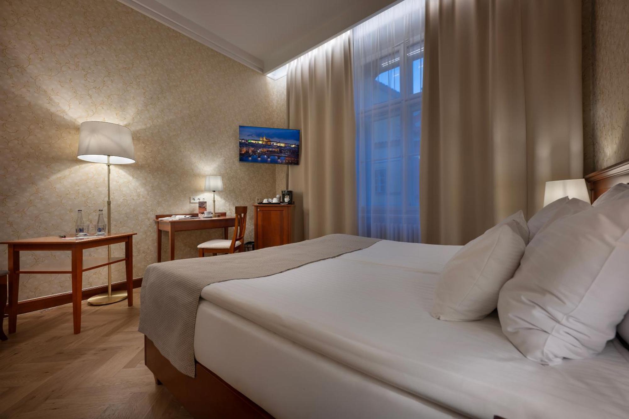 Hotel Rott Praha Bagian luar foto